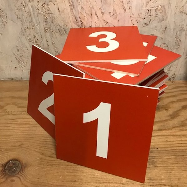 Numéros et lettres Rouge à visser 1 à 25 + Lettres 4A+4B+4C+2D